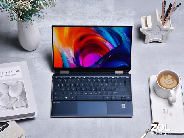 ���շ���Ӣ�ض��ƶ����ܰ�ʼǱ�����Spectre x360���α������¶���߶�PC���� 