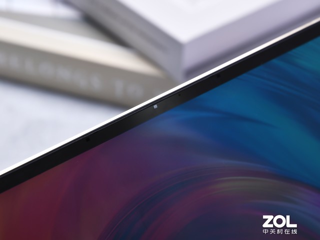 ���շ���Ӣ�ض��ƶ����ܰ�ʼǱ�����Spectre x360���α������¶���߶�PC���� 