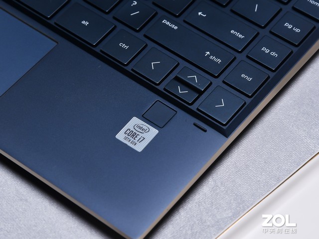 ���շ���Ӣ�ض��ƶ����ܰ�ʼǱ�����Spectre x360���α������¶���߶�PC���� 
