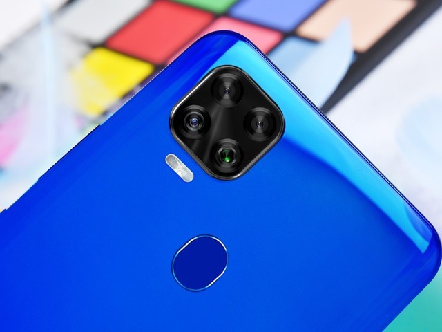 性能全优颜值在线中兴天机axon11se图赏