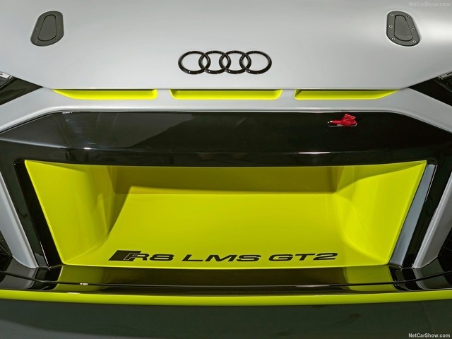 óˣµR8 LMS GT2