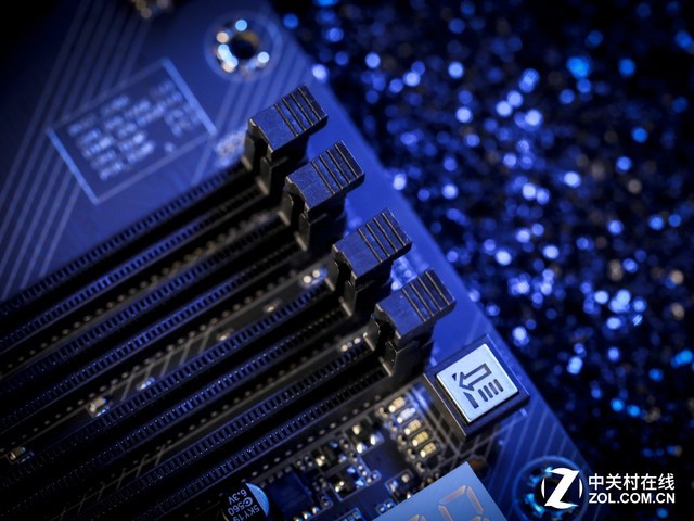 ᡱһ  iGame Z390 Vulcan X 