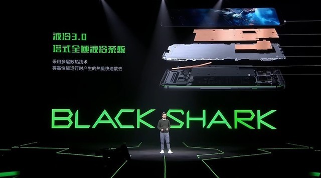 刷新游戏手机新高度 黑鲨Helo 2发布3199元起 