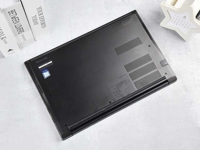 桤İ칫 ThinkPad E14 