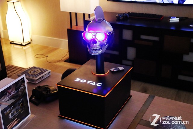 ZBOX���� ��̩Я�ڶ��Ʒ����CES2015 