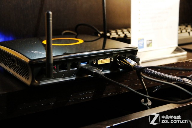 ZBOX���� ��̩Я�ڶ��Ʒ����CES2015 