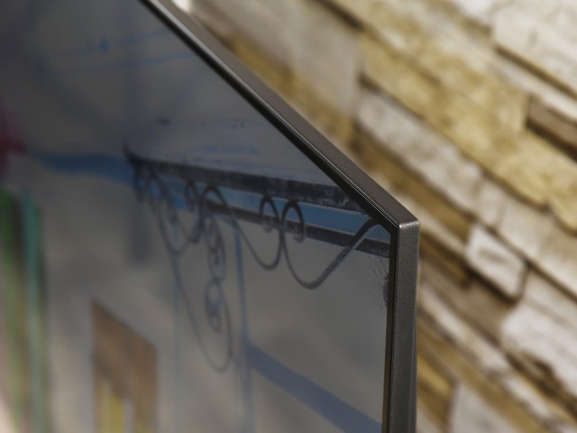 TCL 65V8 