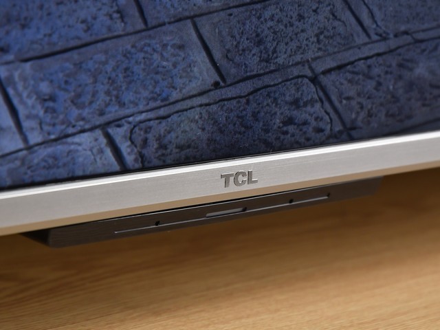 TCL 65V8 