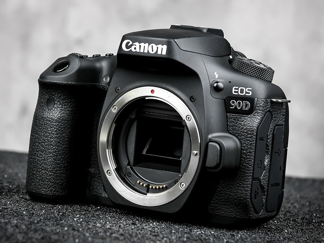  Canon EOS 90D evaluation of 32.5 megapixel mid-range SLR 