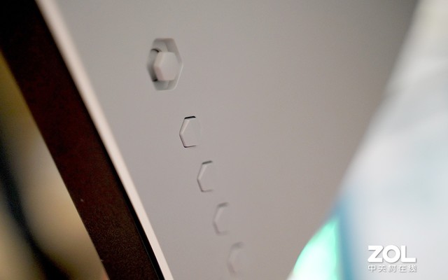 Alienware����55Ӣ��OLED��ʾ�� 