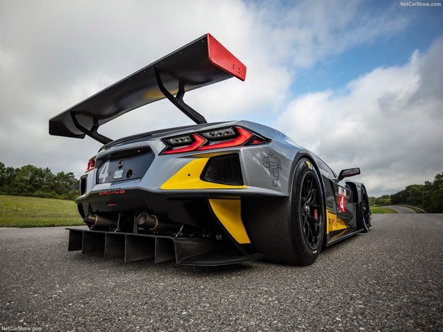 大劲撩车:赛道传奇雪佛兰克尔维特C8R