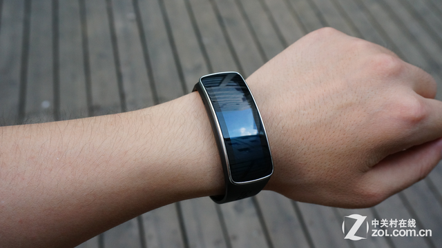 Gear Fit:ʱֻ 