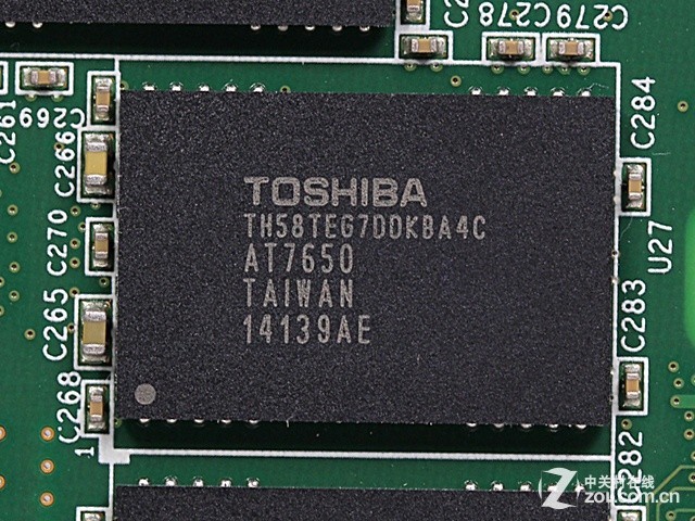 ֥ԭA19nm OCZ ARC100 SSDײ 