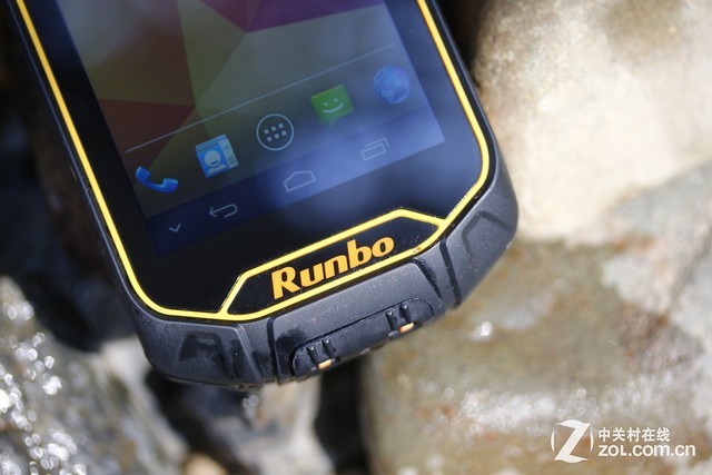 IP67��ǿ������ �����ĺ�Runbo Q5���� 