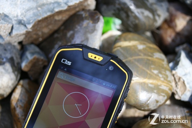 IP67��ǿ������ �����ĺ�Runbo Q5���� 