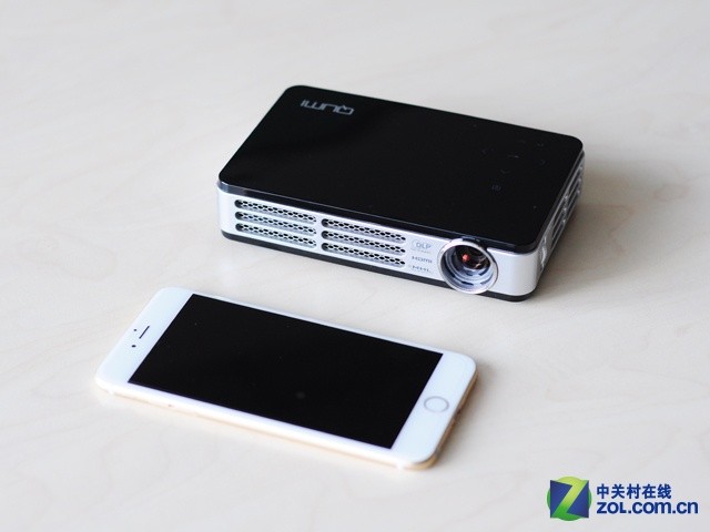 ʾ Vivitek Qumi Q4ӰԺײ 