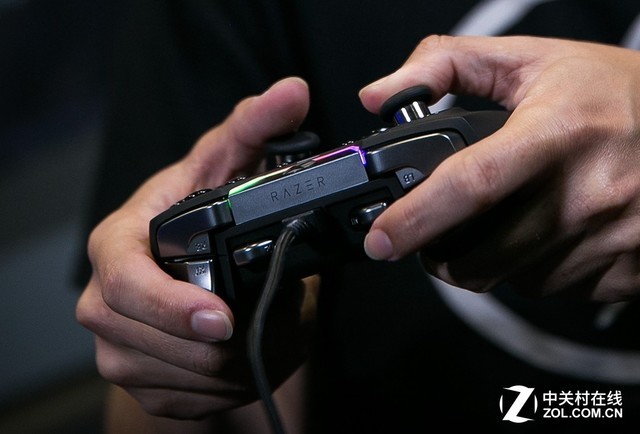 RAZER߻ӰսռϷֱ 
