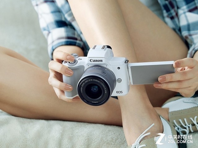 ɣEOS M50ô 