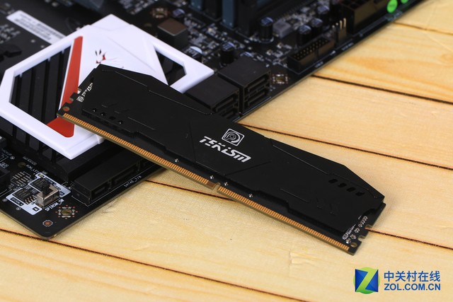 3000MHz来袭 特科芯DDR4 8GB*2内存评测