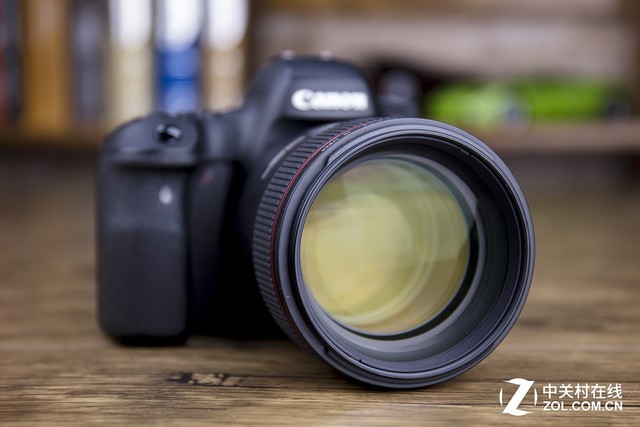 ͷ 85mm F1.4Ԫ 