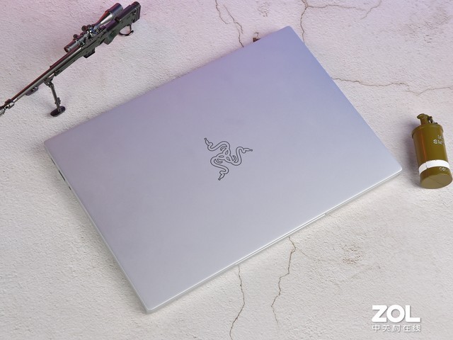 强悍散热设计雷蛇灵刃13潜行版水银新品评测