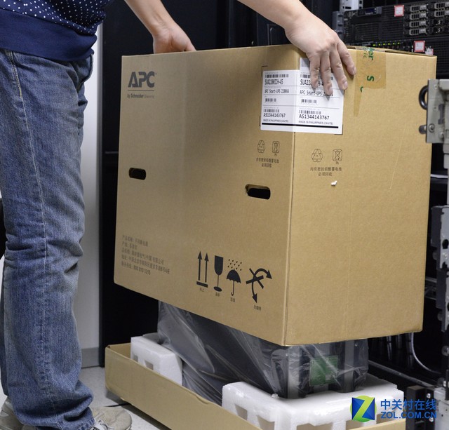 ʩ͵APC-UPS˫н-еĵ 