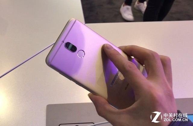 ��Ϊչ̨��Ѷ�����Ƿ��ϵ�Mate 10 Lite 