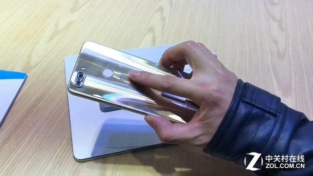 �������������� ����MWCչ̨����ǿ�� 