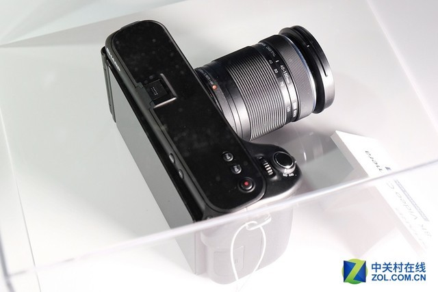 йƶ8K CES 2019չ̨ 