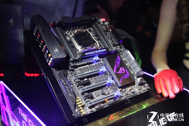 10· ˶ROG10 