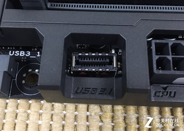 ǰUSB3.1ӿ ˶ROG M9F巢 