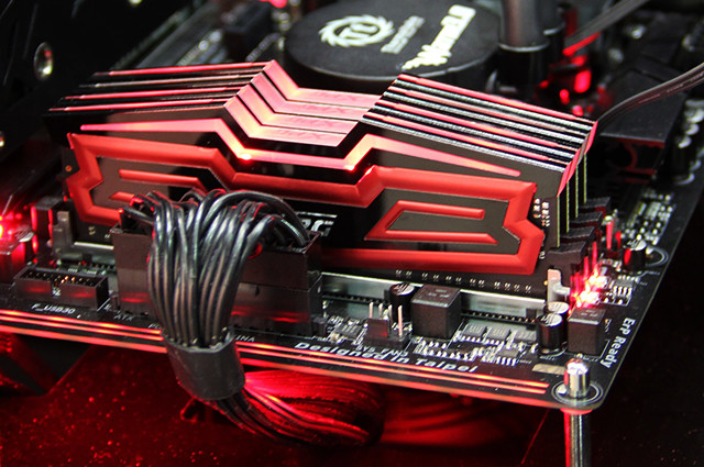 Ĭ4400MHz յչչʾDDR4ڴ 