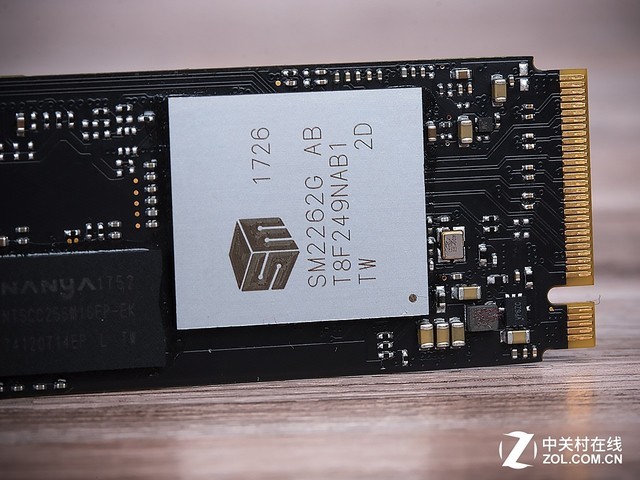 ȡ2.6GB/SսF100 1TB NVMe̬ 