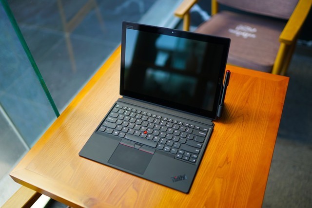 X1 Tablet Evo ThinkPadǿһ 