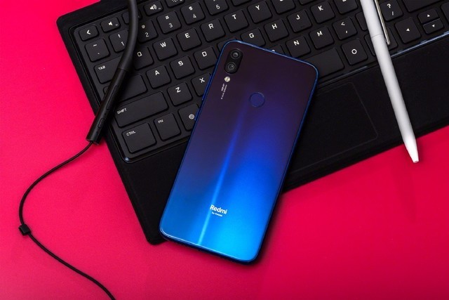 清爽但并不梦幻 红米note 7梦幻蓝官方图赏_小米 红米note 7(3gb ram