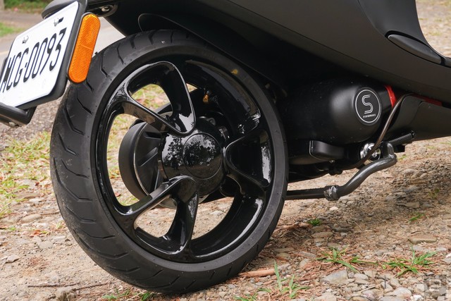 可换电池电动摩托车 进化后的Gogoro S