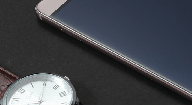 金立m6还内置了红外线发射器,可以使用遥控随着管理电视和空调等电器