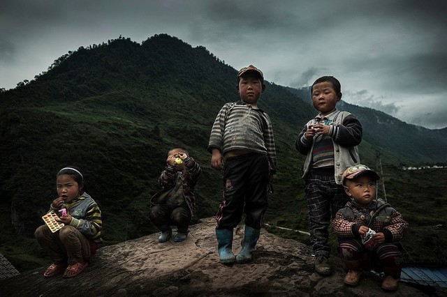 先飞photo大山里的孩子