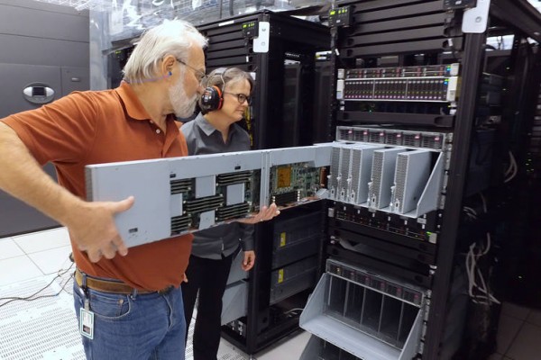 ���ձ����ͼ����The Machine��ԭ�ͻ� 