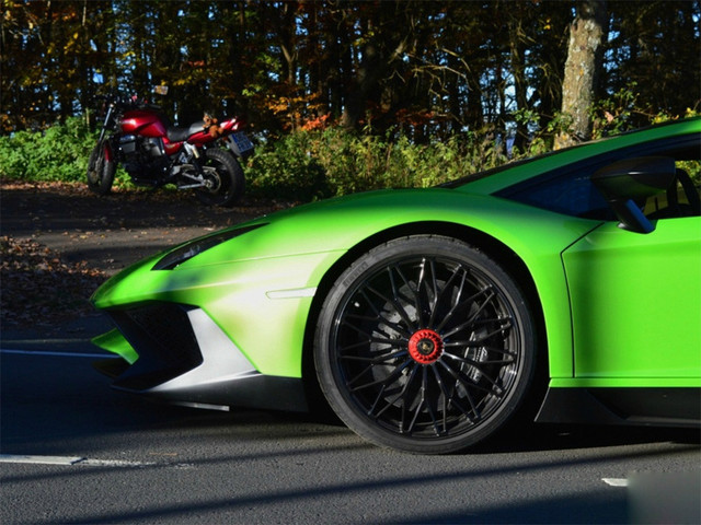 ţ--Aventador LP750-4 S