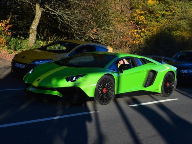 ţ--Aventador LP750-4 S