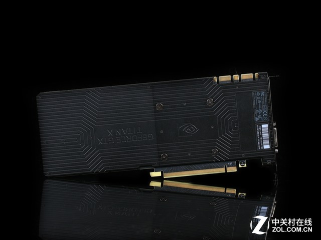 地球最强单芯卡王 NVIDIA TITAN X首测 