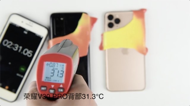 ��ҫV30 PRO vs iPhone 11 Pro Max �¸�����ս 