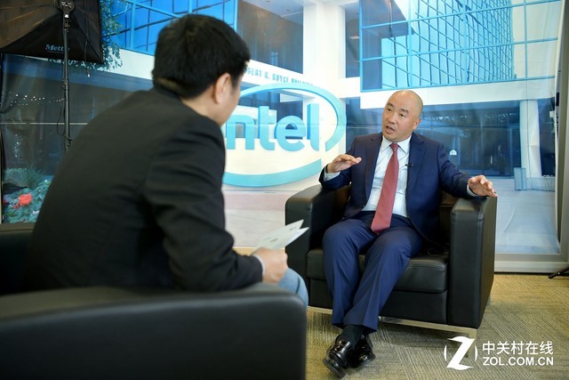 杨旭谈英特尔转型:用好数据将惠及民生