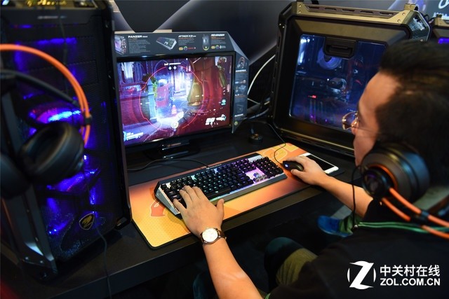 ���ǻ������ ��COMPUTEX�ĵ��Ӿ��� 