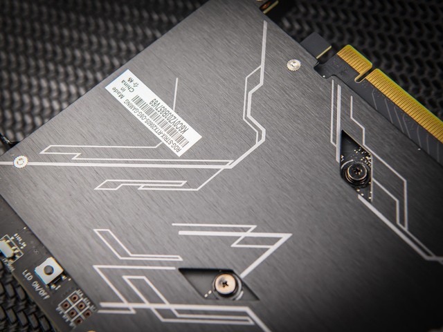 ROG STRIX RTX 2060 SԿ ߶˴