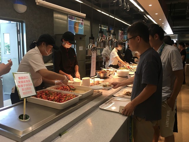 阿里食堂惊现黑暗料理:员工竟然还抢着吃