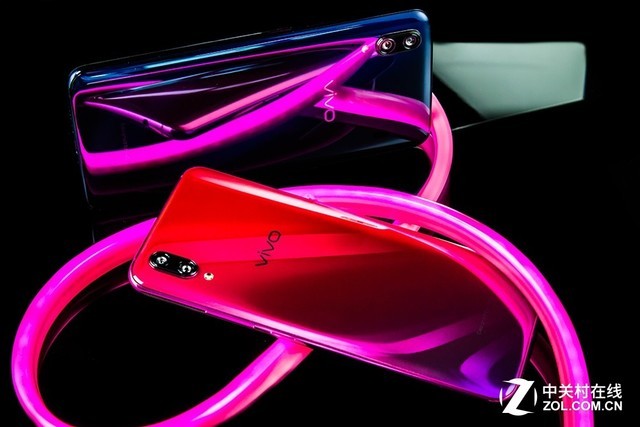 �Ƽ��볱����ײ vivo X23Ե�γ�ŦԼʱװ����ѡ 