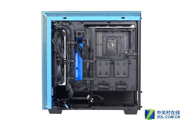 Сͻ  NZXT H700i 