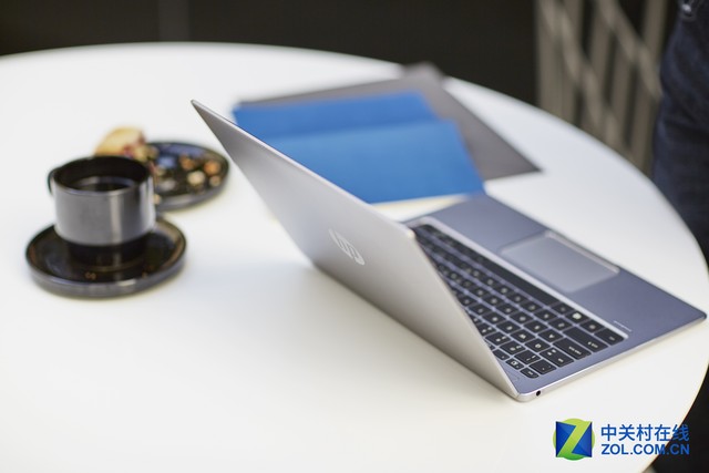 HP EliteBook Folio G1 ¾ 